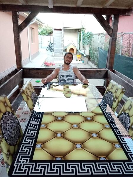 Buna, caut o fata pentru relatie.