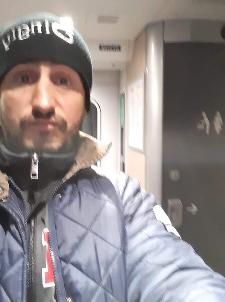 Buna, caut o fata pentru relatie.